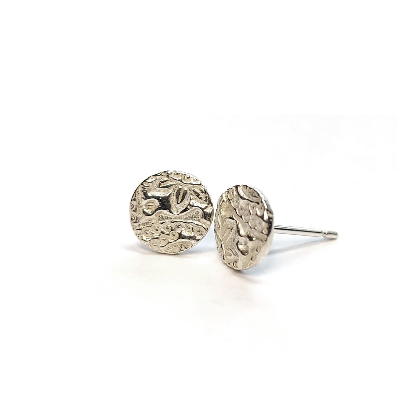 Round silver stud earrings with pattern