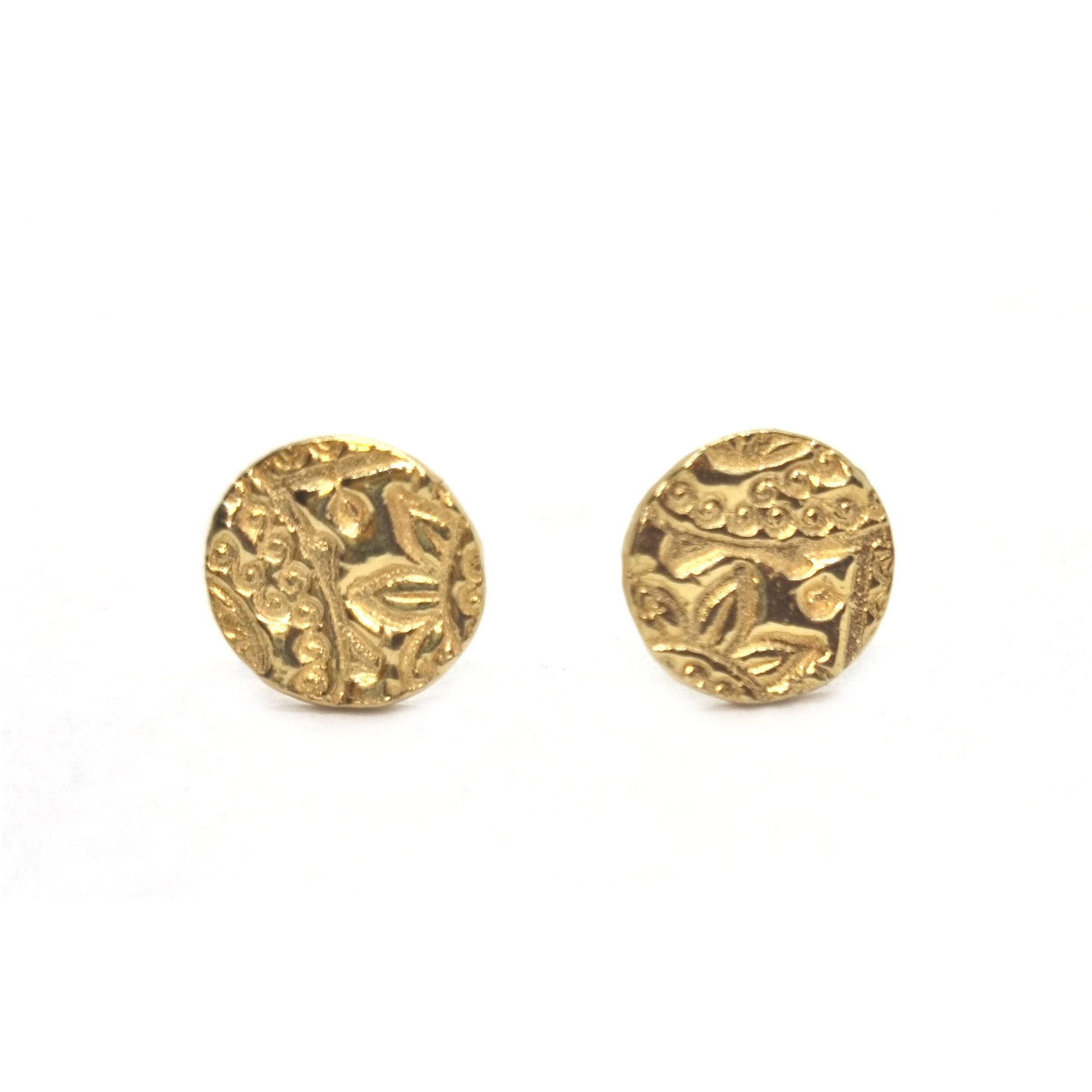 Yellow gold vermeil round patterned stud earrings.