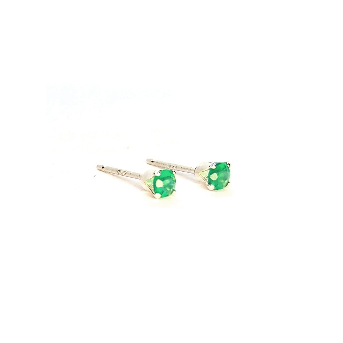 Silver 4 claw stud earrings with faceted green agate gemstones.
