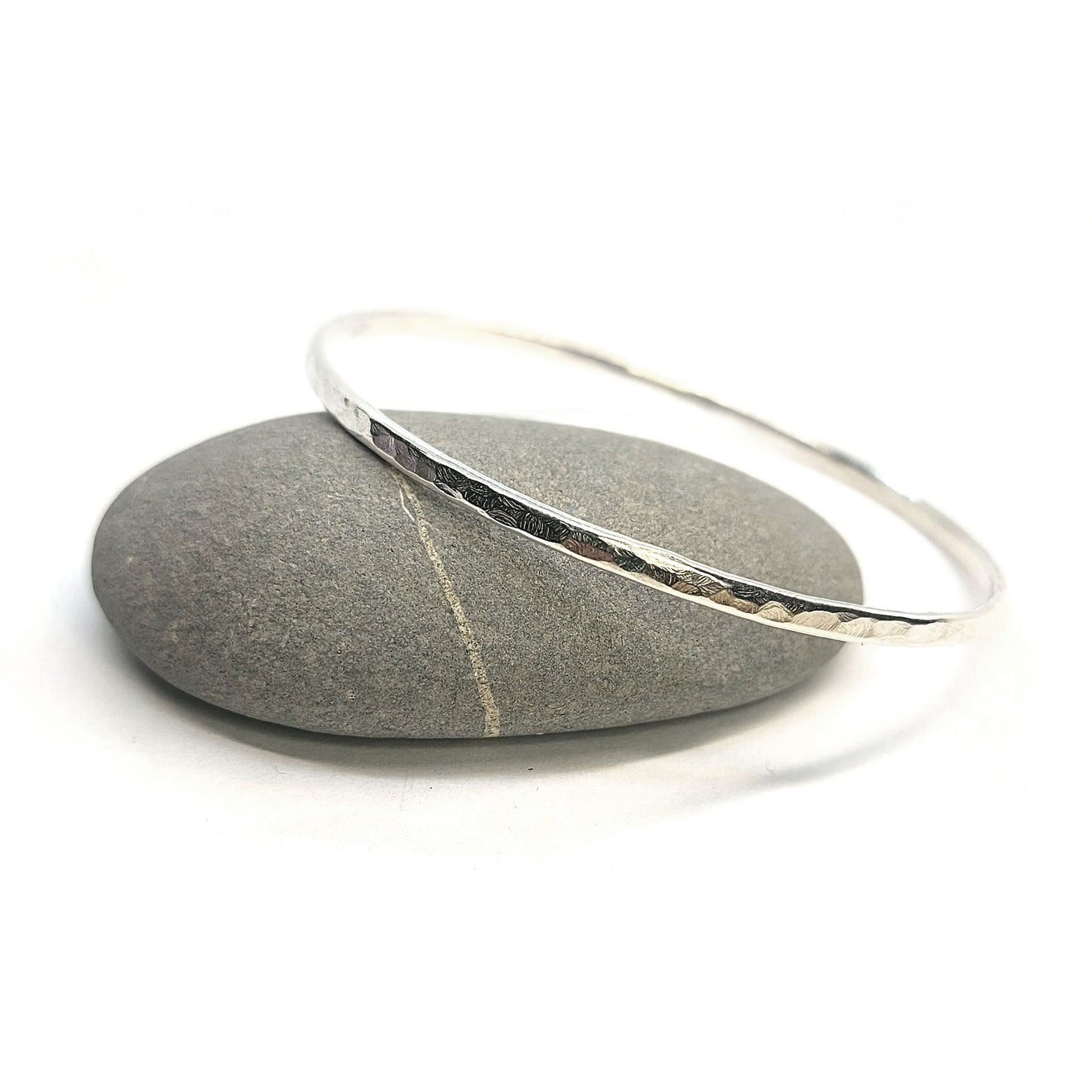 3mm Silver hammered bangle