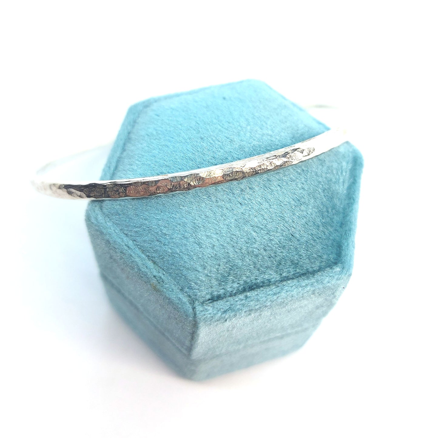 3mm Silver hammered bangle