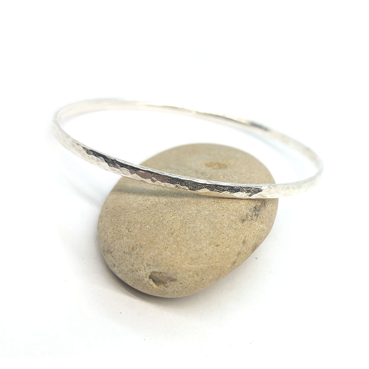 3mm Silver hammered bangle