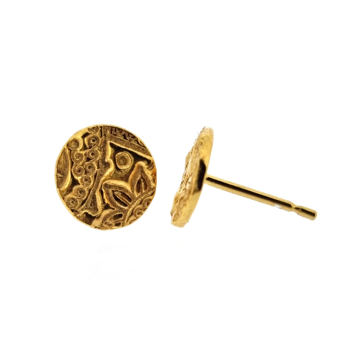 Yellow gold vermeil round patterned stud earrings.