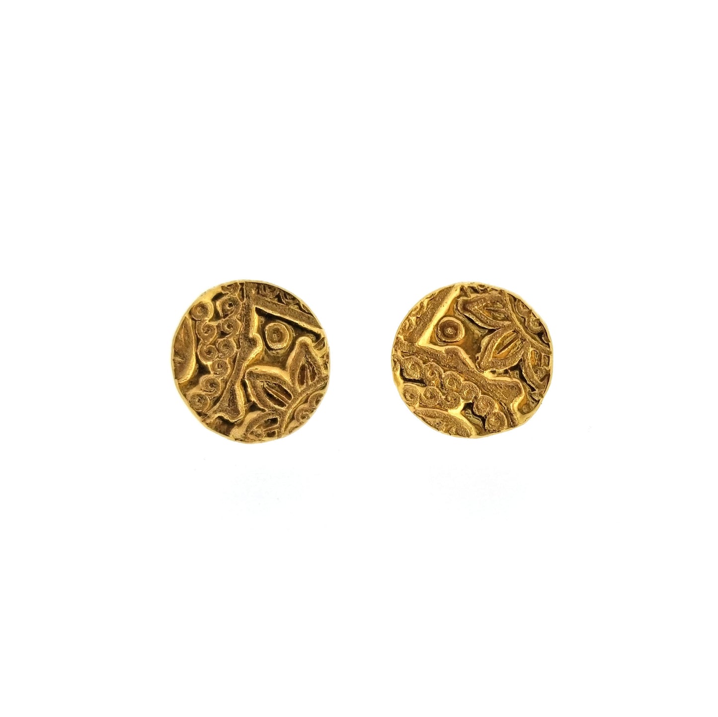 Yellow gold vermeil round patterned stud earrings.